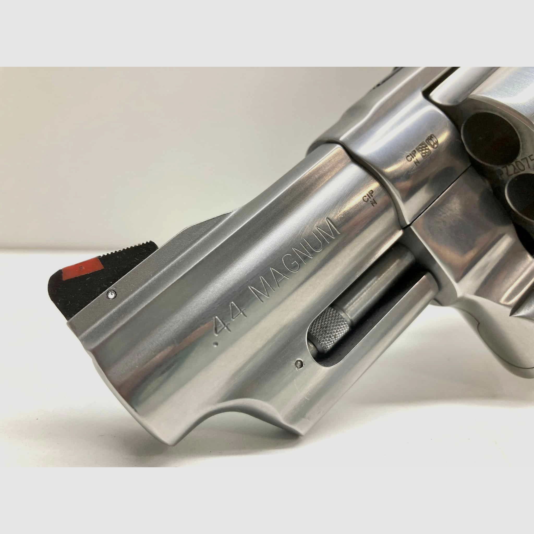 Smith & Wesson S & W Revolver Mod. 629 DELUXE 3″ RR