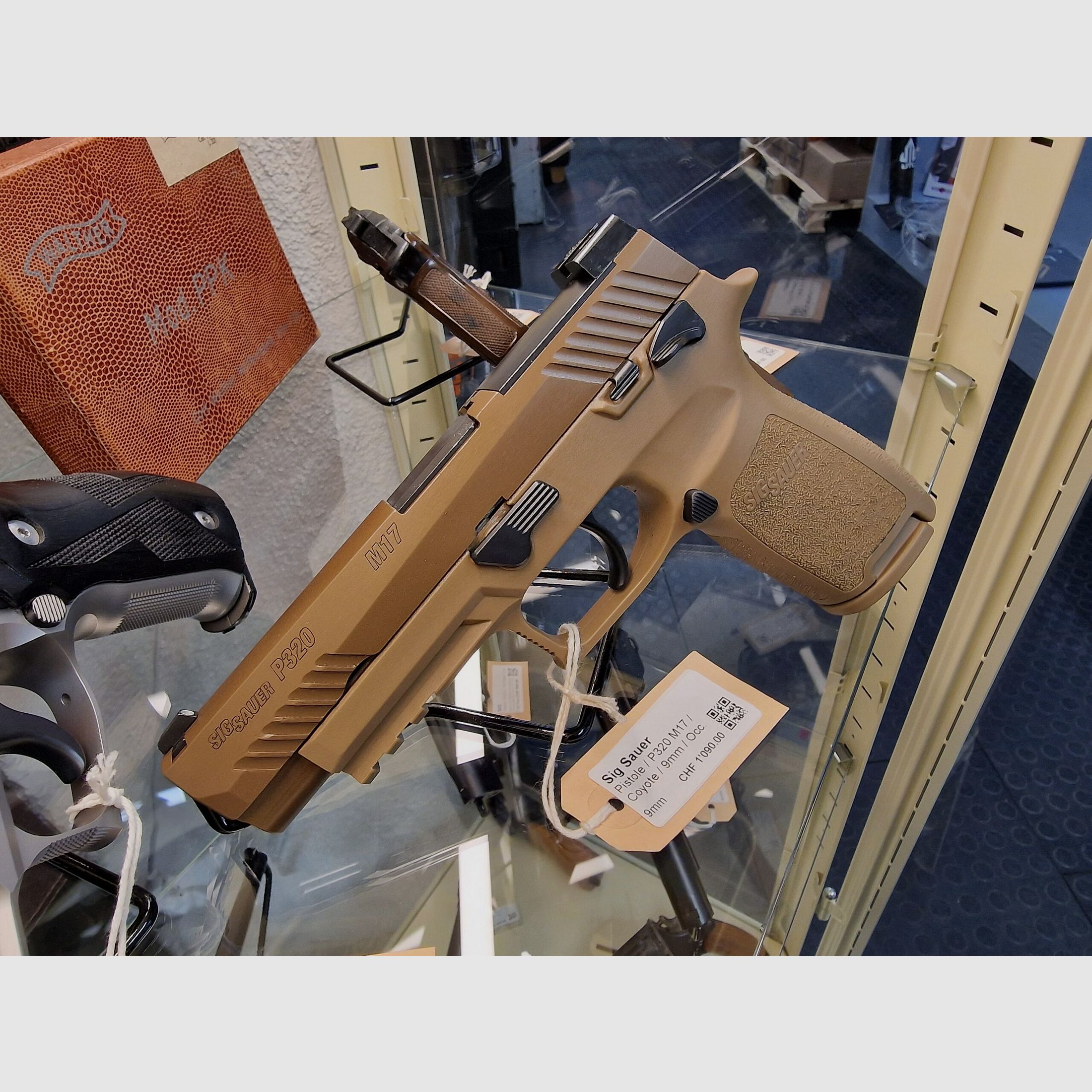 Sig Sauer – Pistole / P320 M17 / Coyote / 9mm / Occ., Bild 1 von 2
