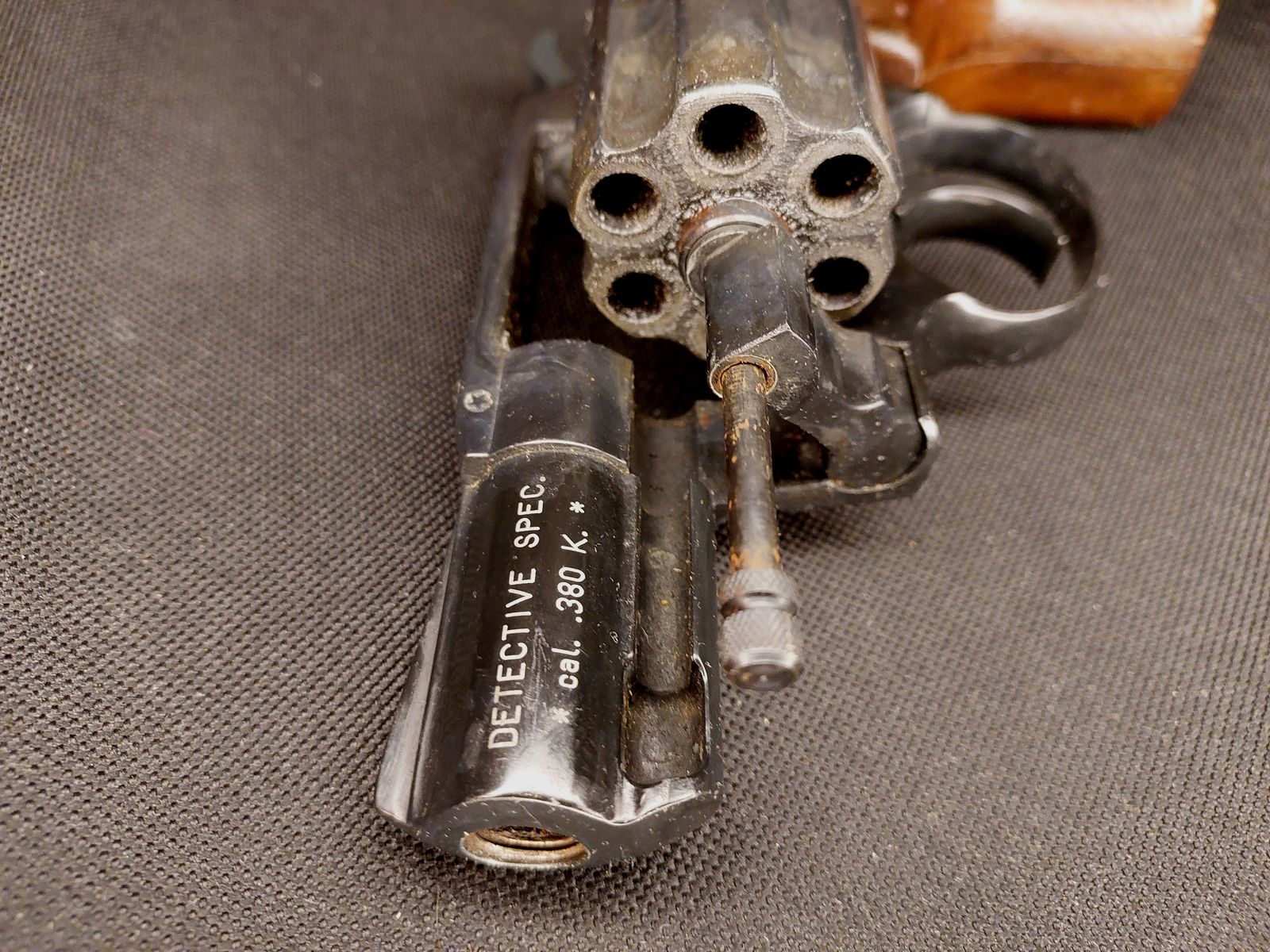 Colt Detective Special (Umarex) .380 (9mm) R.K. (PTB 841) con empuñaduras de madera