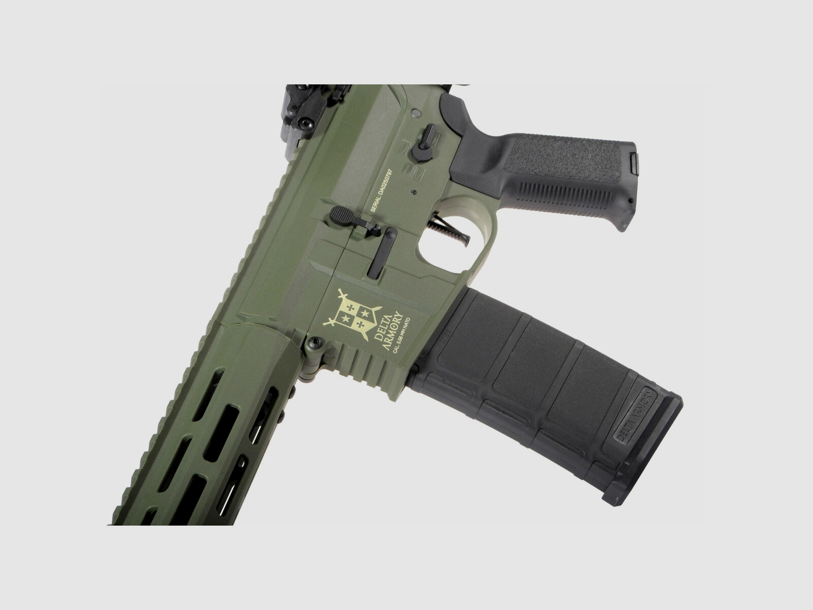M4 AR15 M-LOK 8 Zoll CHARLIE EAGLE ETU Oliv S-AEG Airsoft Gewehr Frei ab 18 Jahren | Delta Armory