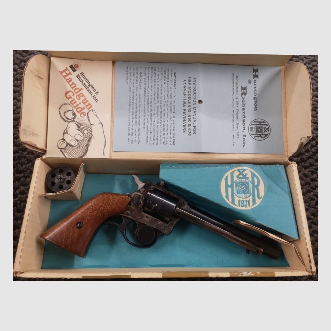 Harrington & Richardson 676 .22lr Revolver mit Wechseltrommel .22WMR, Bild 2 von 12