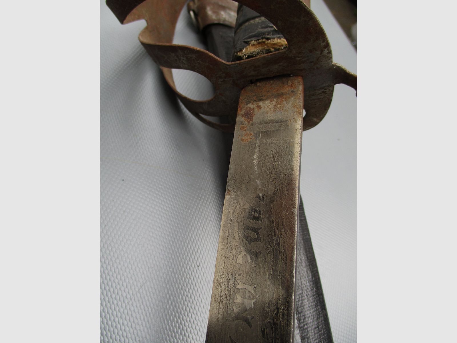Indischer Säbel / Schwert mit Holzscheide