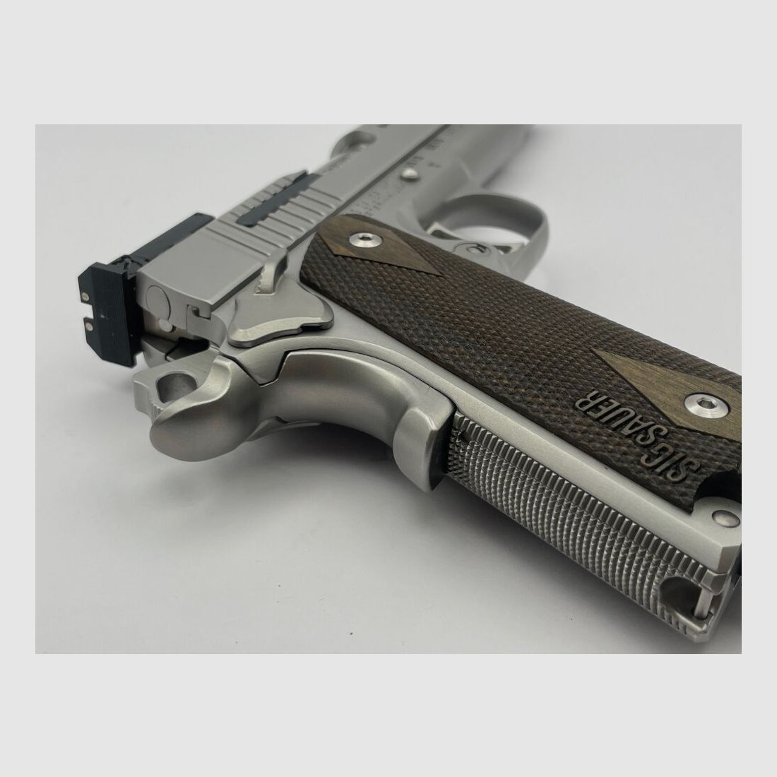 Sig Sauer 1911 Match Elite, Stainless