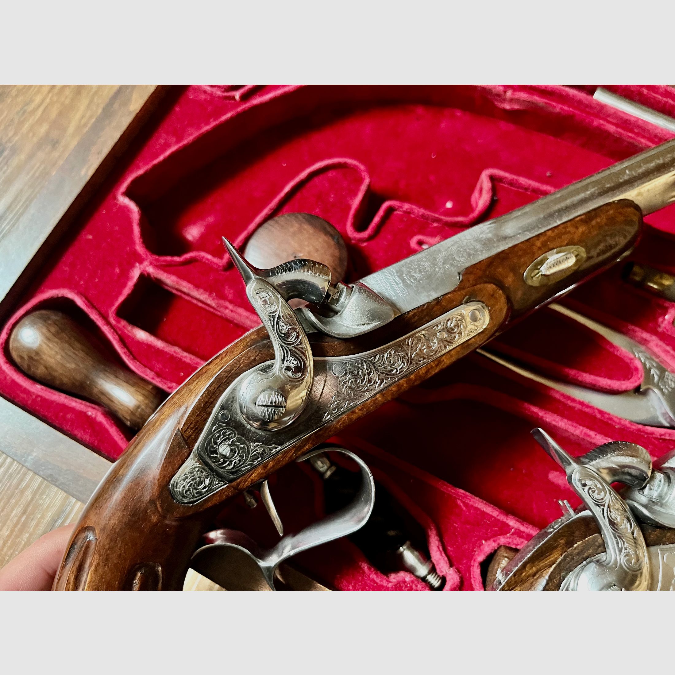 2x Duelpistolen in de koffer - Perkussiepistool Duelpistool