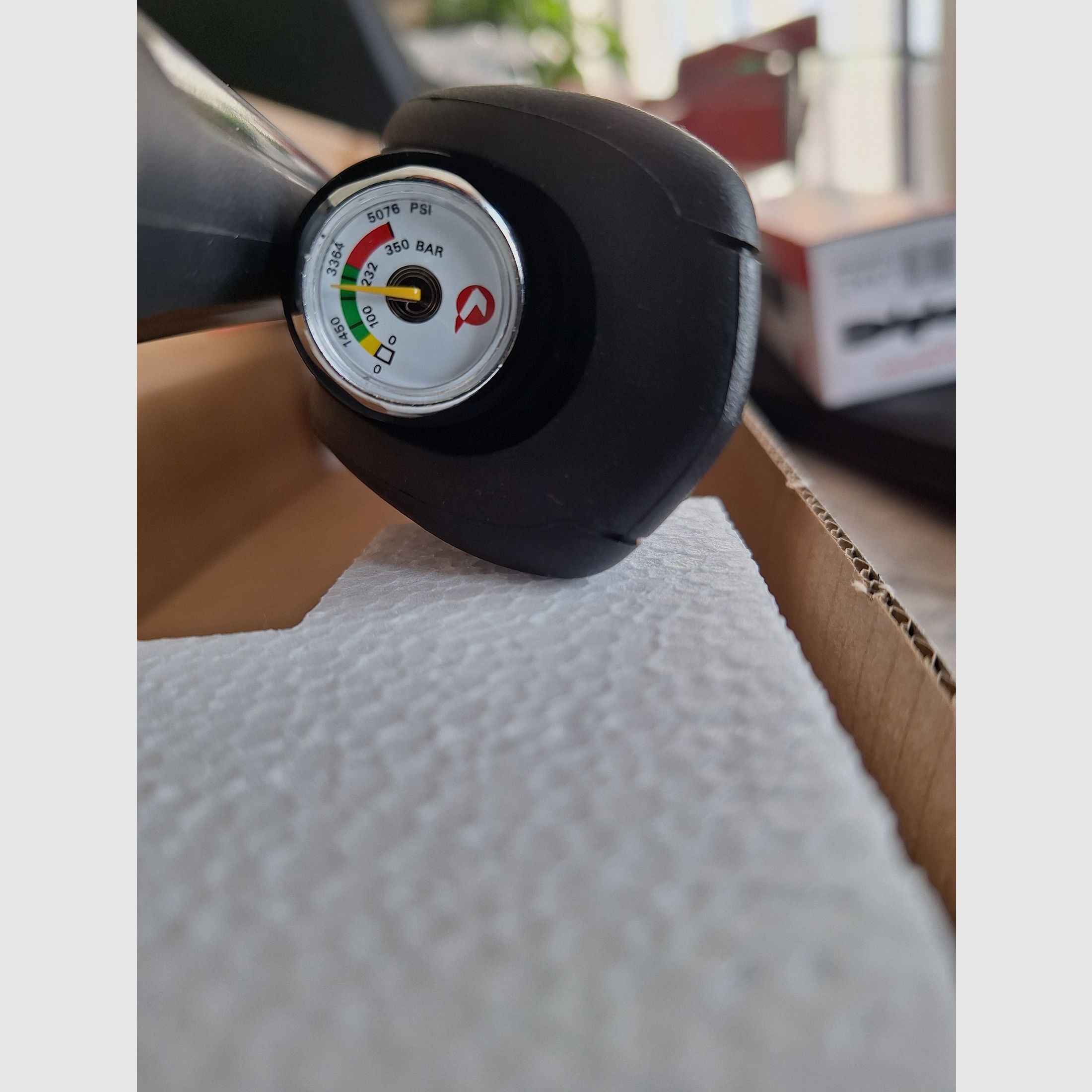 Gamo Arrow PCP karabin pneumatyczny 4,5mm w zestawie z 2x10 magazynkiem