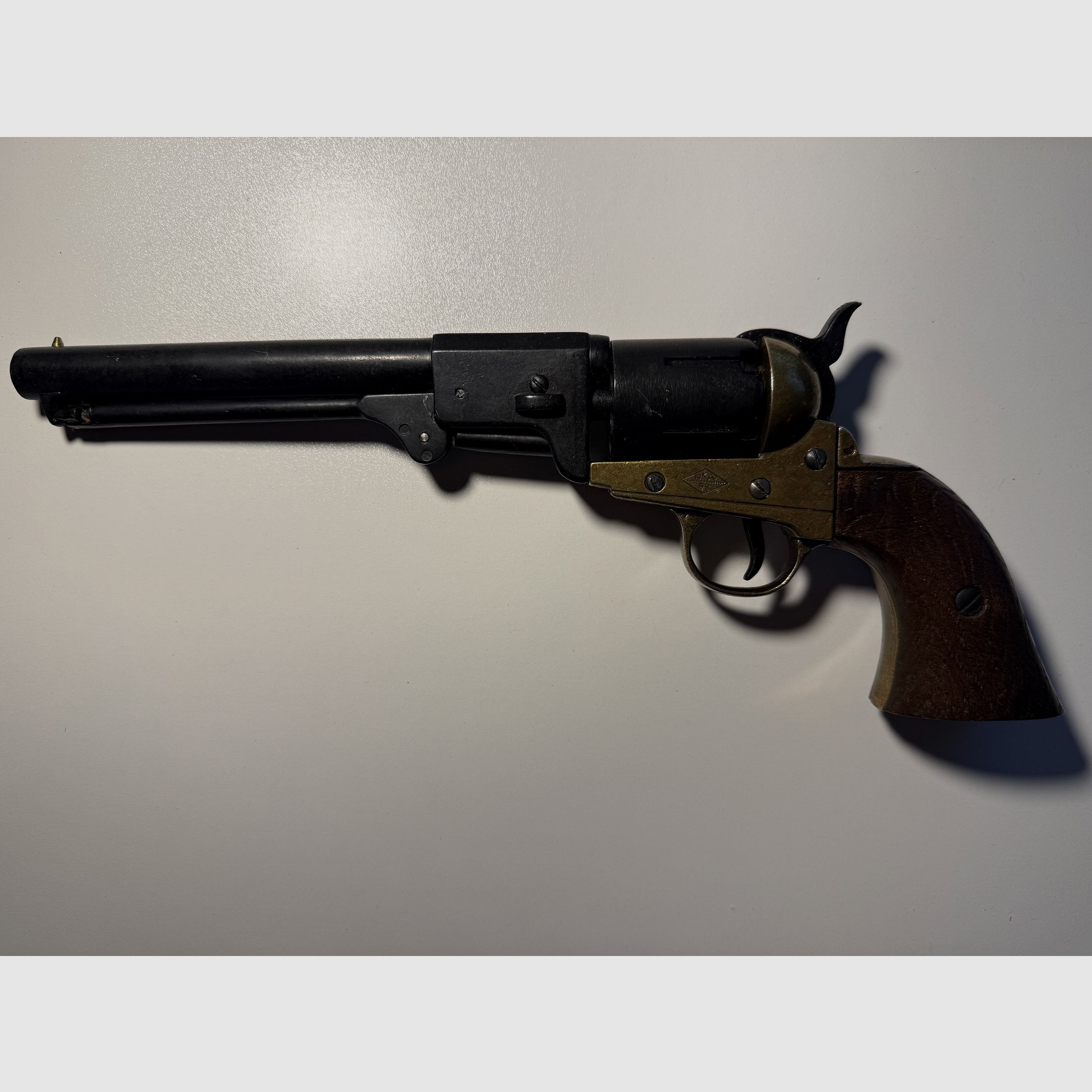 Deko Confederates revolver Griswold & Gunnison USA 1860, zwart messing houten handgrepen