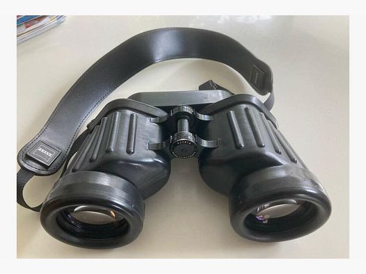 <Carl Zeiss>