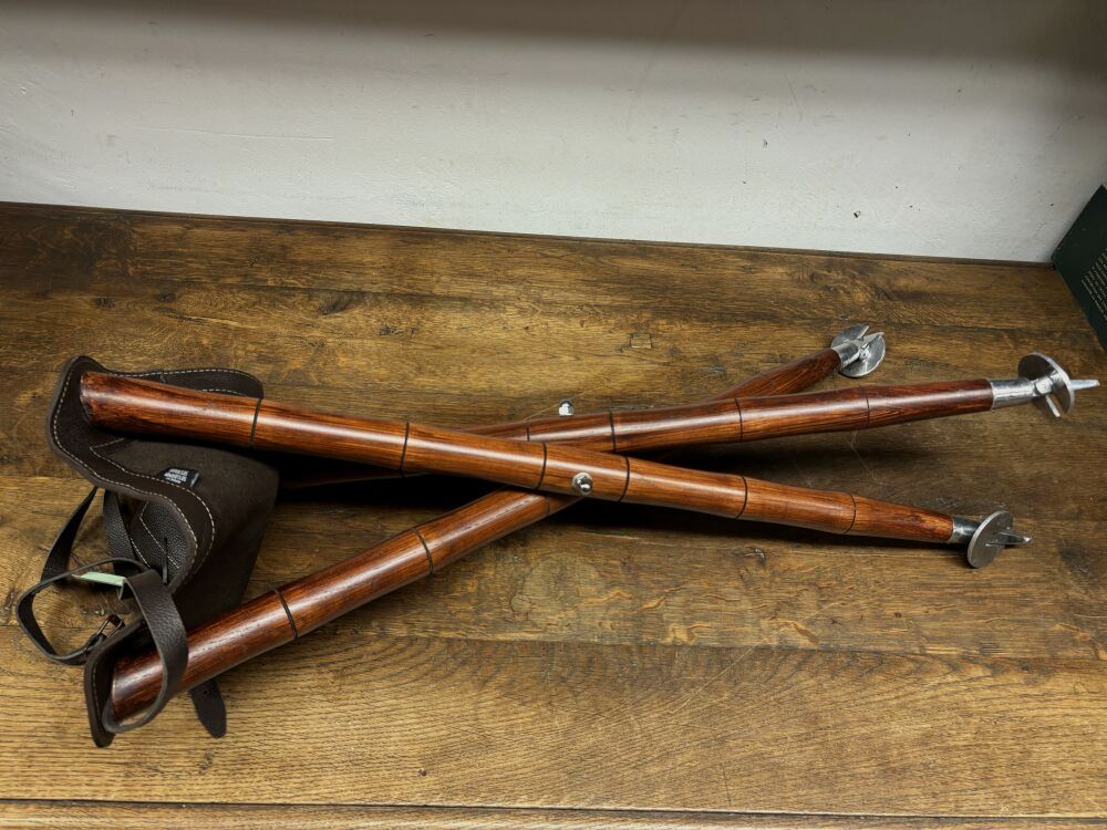 Sgabello a tre gambe