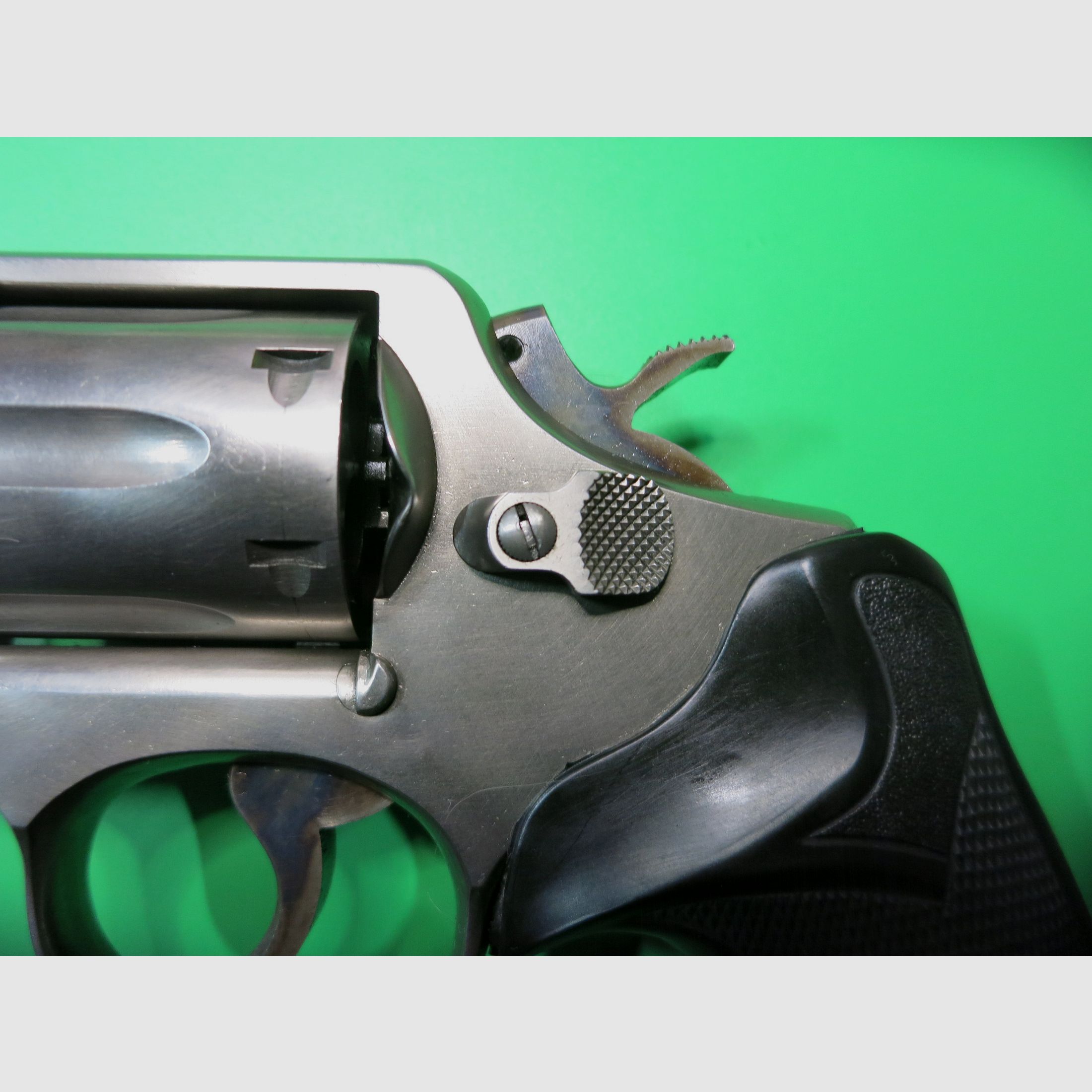 Smith & Wesson Mod. 10-5 (like Victory), .38 Special, 4" barrel, stainless steel, classic catch shot #82