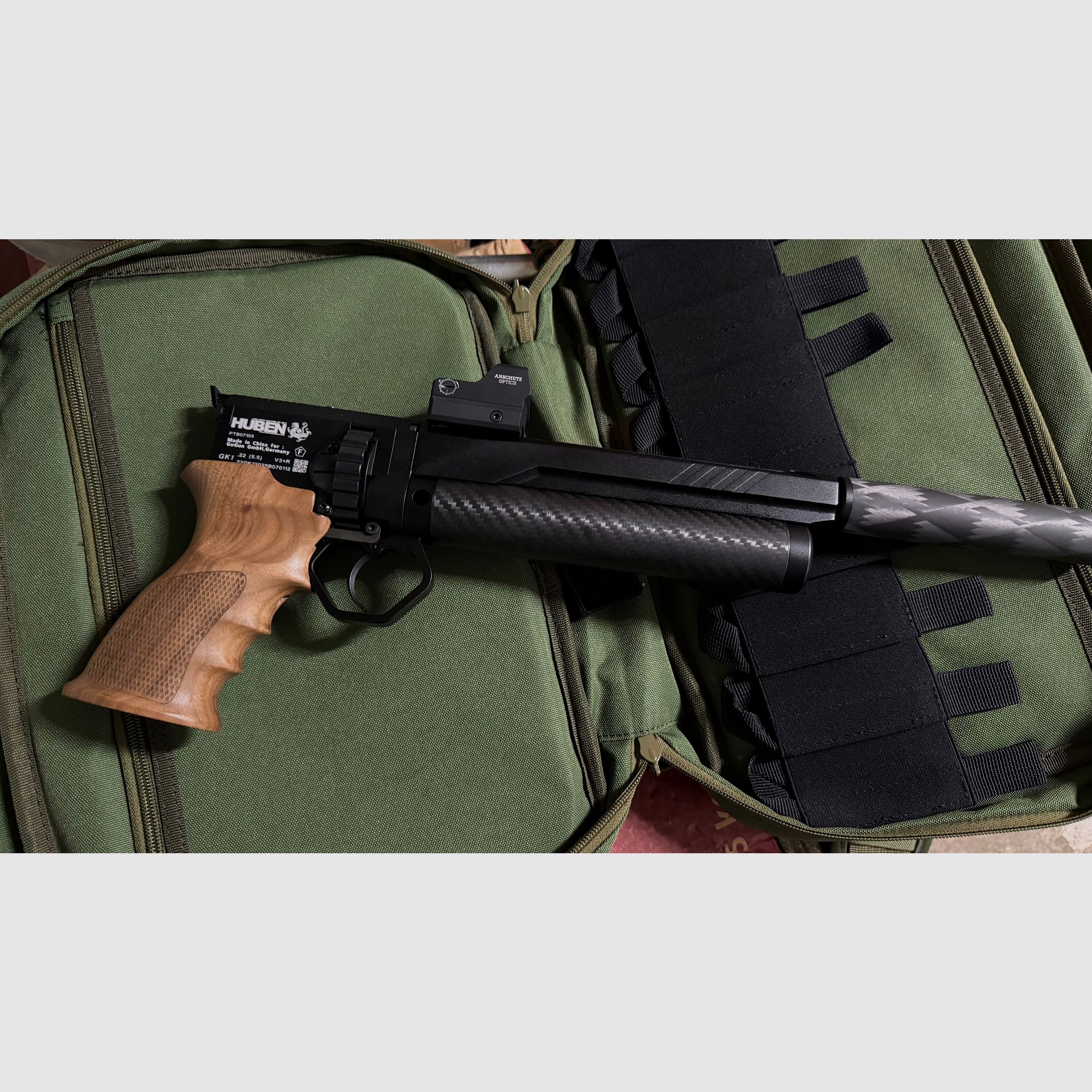 Huben GK1 mit Schalldämpfer, Red Dot und  Export - Version: Abzugsbügel mit Picatinny