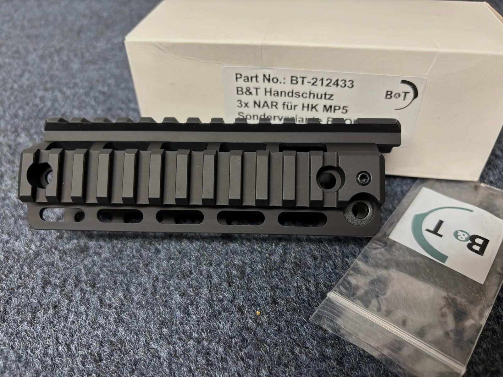 B&T Picatinny Quadrail Handguard per HK MP5 SP5 - NUOVO - SAR M41/05 MKE T94 Heckler & Koch