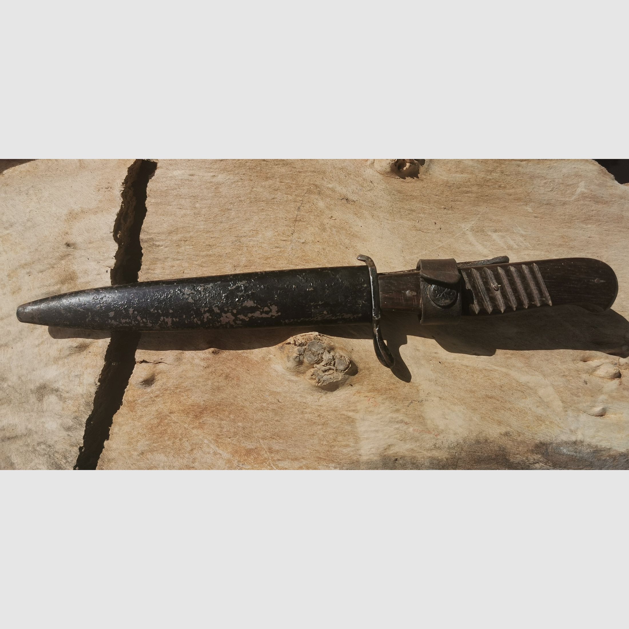 Antiguo cuchillo de trinchera alemán, no tengo idea