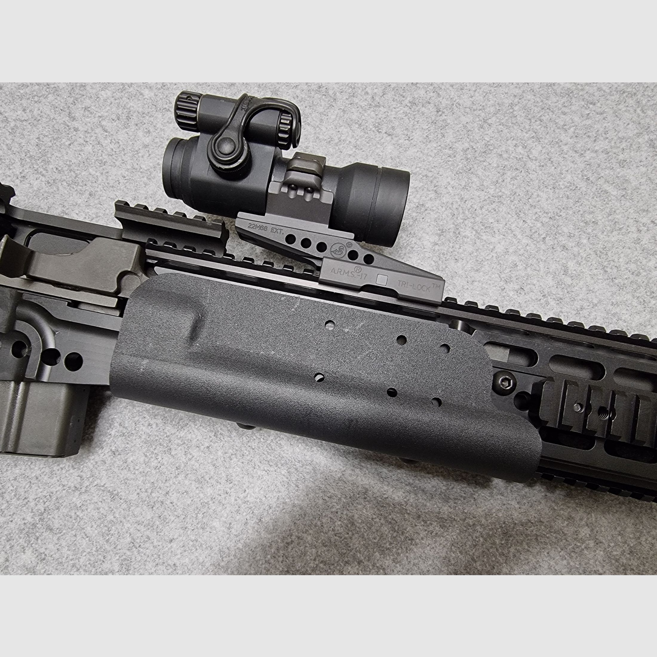 LuxDefTec LDT M14 Socom mit original Sage EBR Chassis + original Springfield Armory M1A Montage