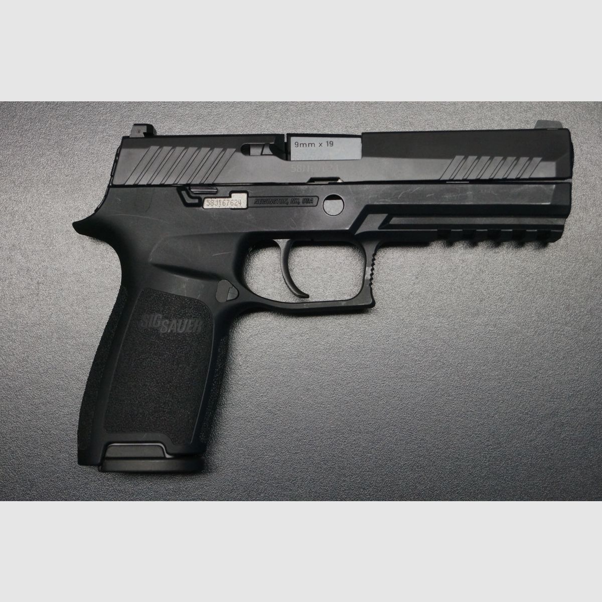 Sig Sauer P320 Full Size, image 1 sur 5