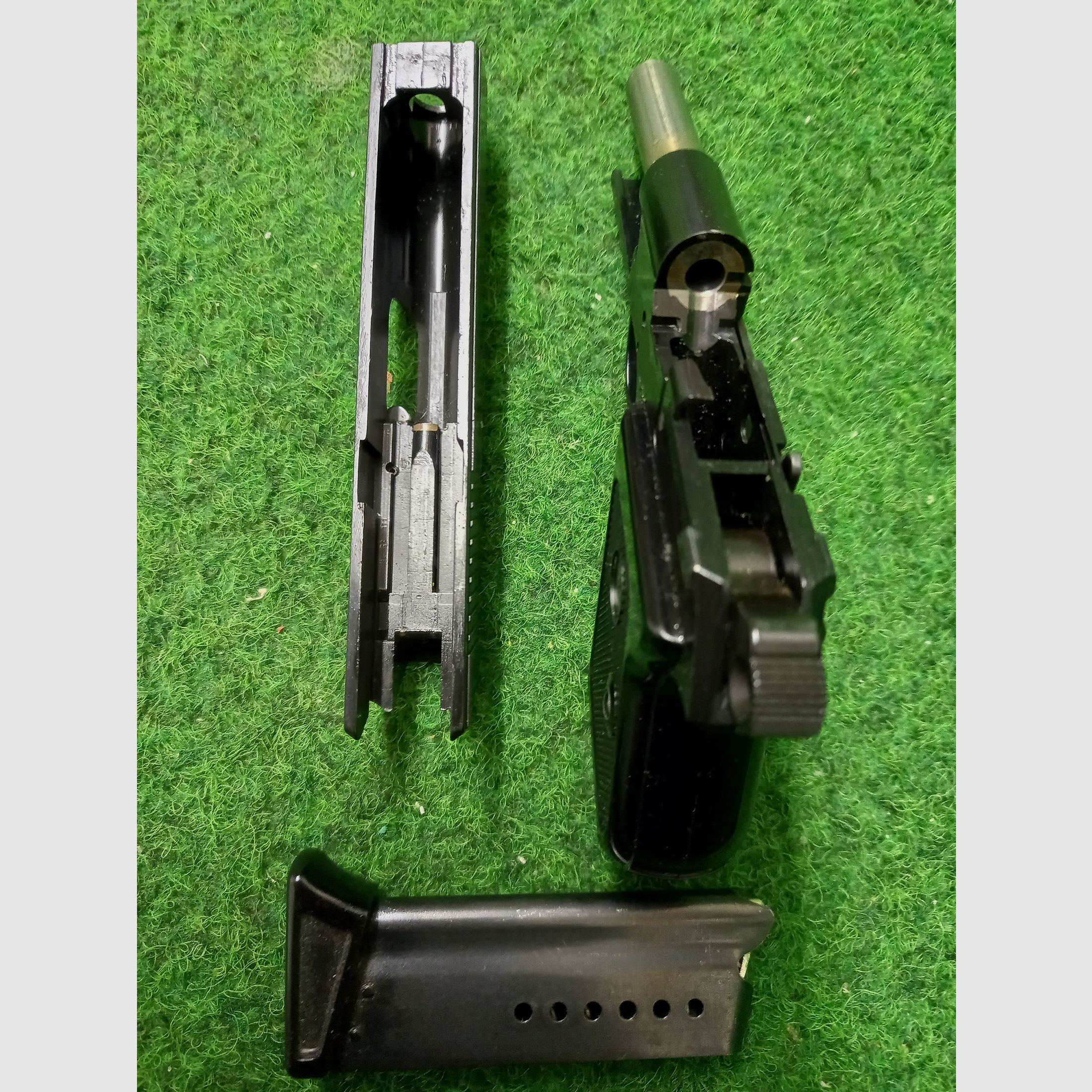  Pistolets ERMA Luger 22 rares, une rareté en calibre .22 Lr.