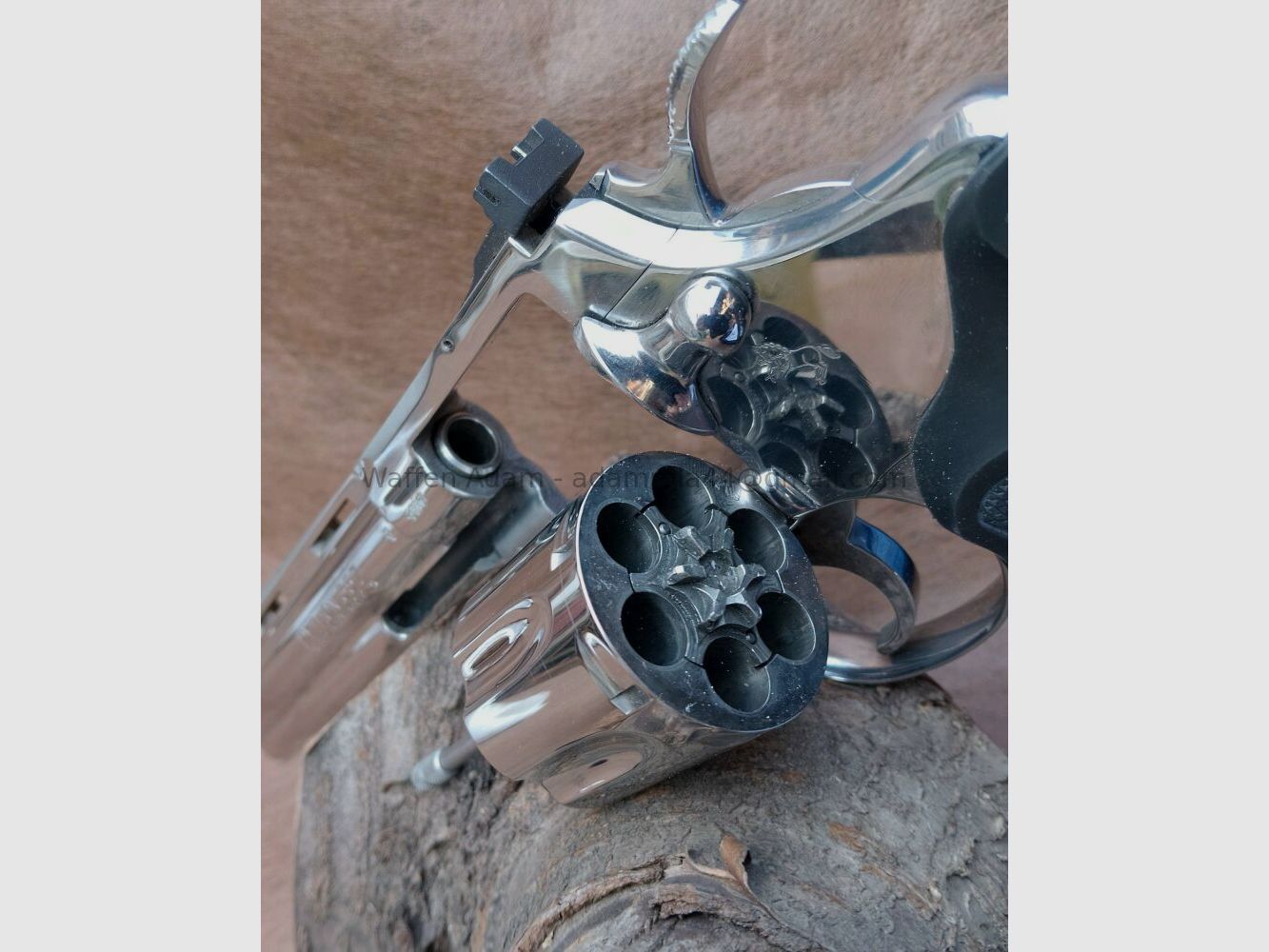 Colt Python 6 cali 6 cali Polerowany ze stali nierdzewnej