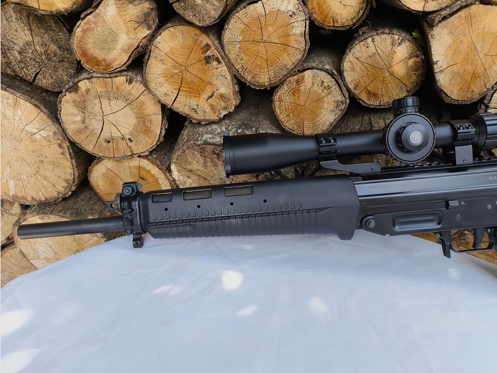 SIG 551 Sport .223Rem con Hawke Sidewinder 30 6,5-42 20x1/2 Mil DOT