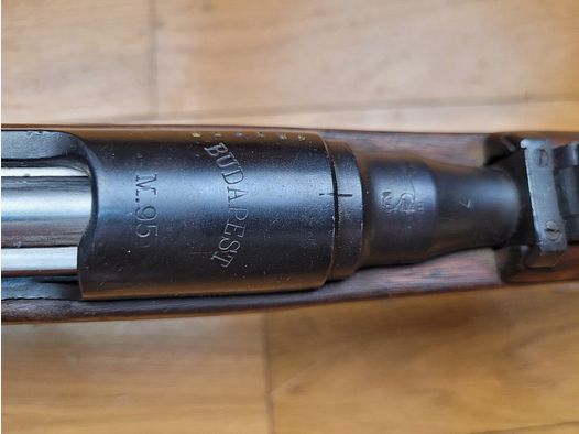 Venerabler kleiner österreichischer Mousqueton M95/30 – rechambered 6,5x57R – ohne Sicherungsanordnung – klassische Mannlicher Clips – Arsenal von Budapest – Kategorie D2