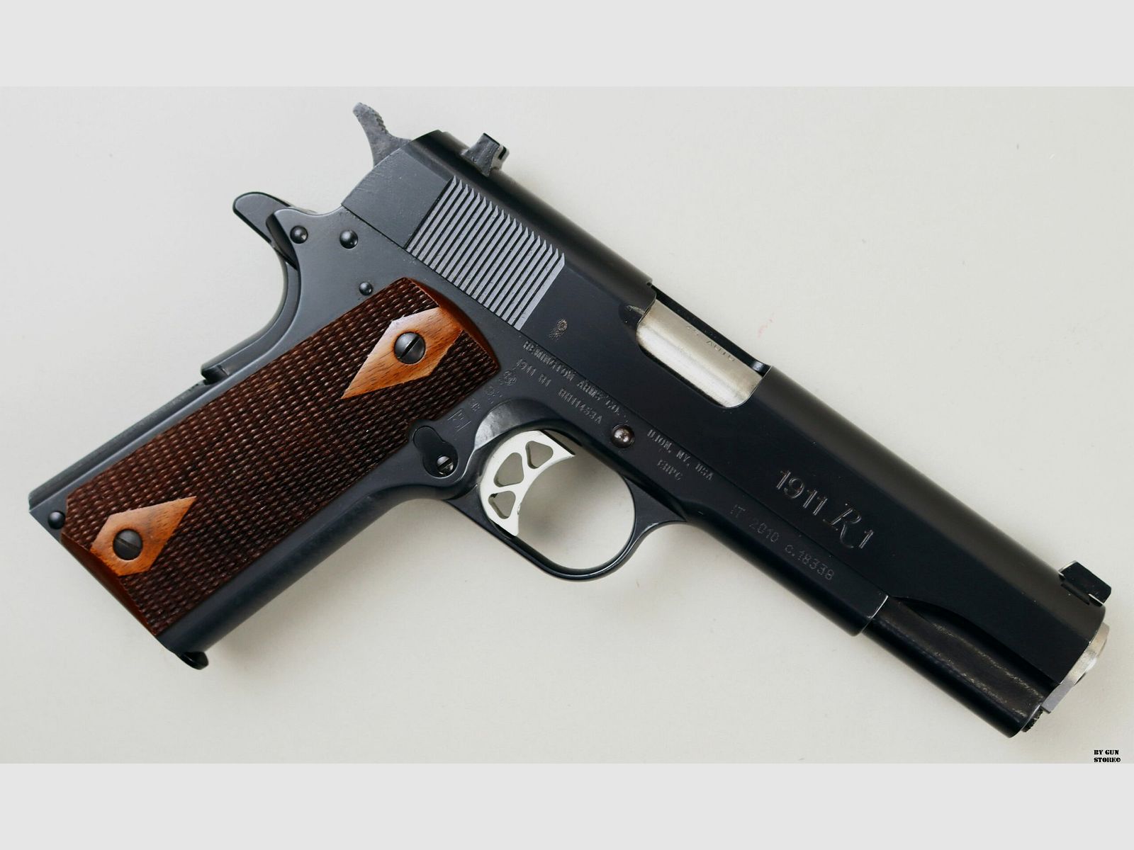 Pistola Remington mod. 1911R1 cal. 45 acp matr. RH11453A, immagine 4 di 9