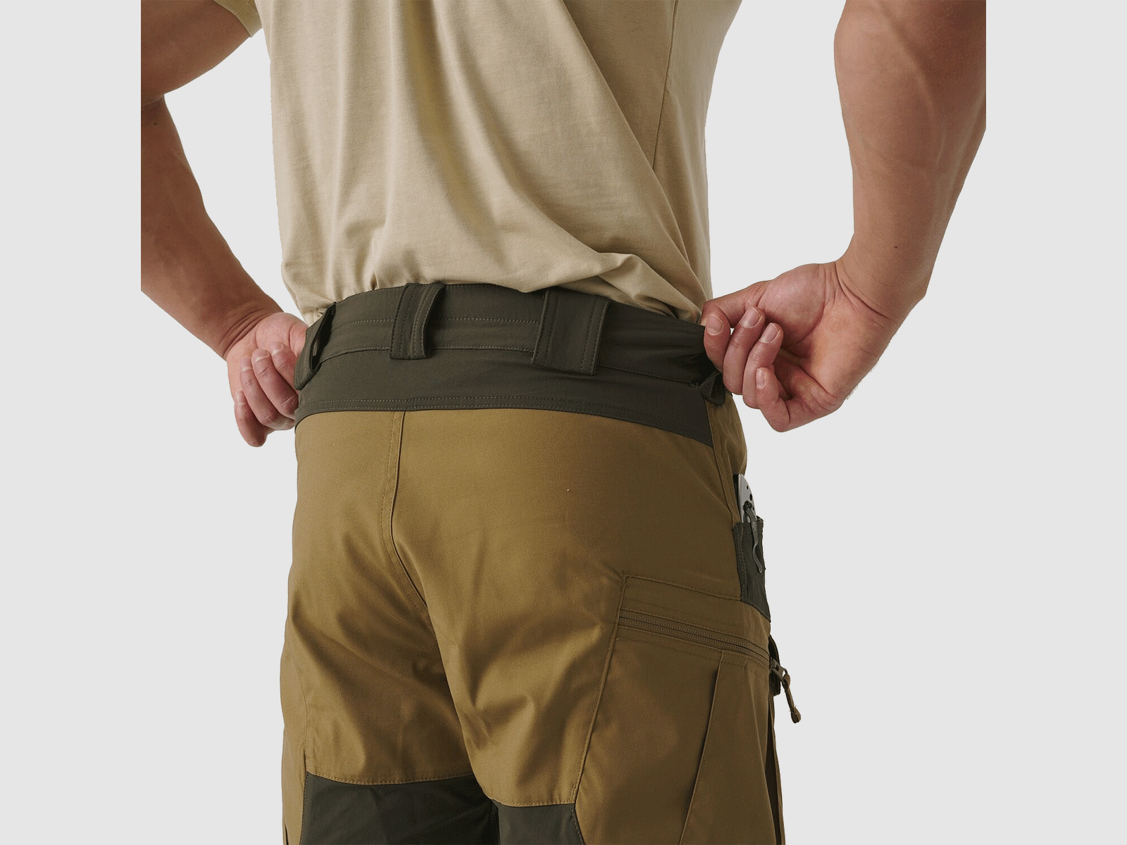 PANTS – MEN – HELIKON-TEX – HYBRID OUTBACK PANTS DuraCanvas/VersaStretch Coyote / Taiga Green A, image 3 of 8