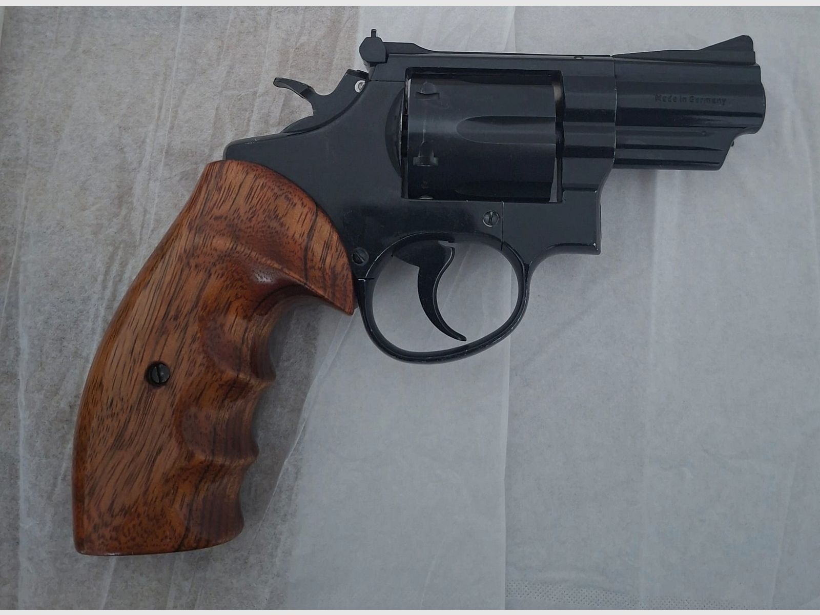 Erma egr 77 PTB 601 goed onderhouden met combat gripplaten