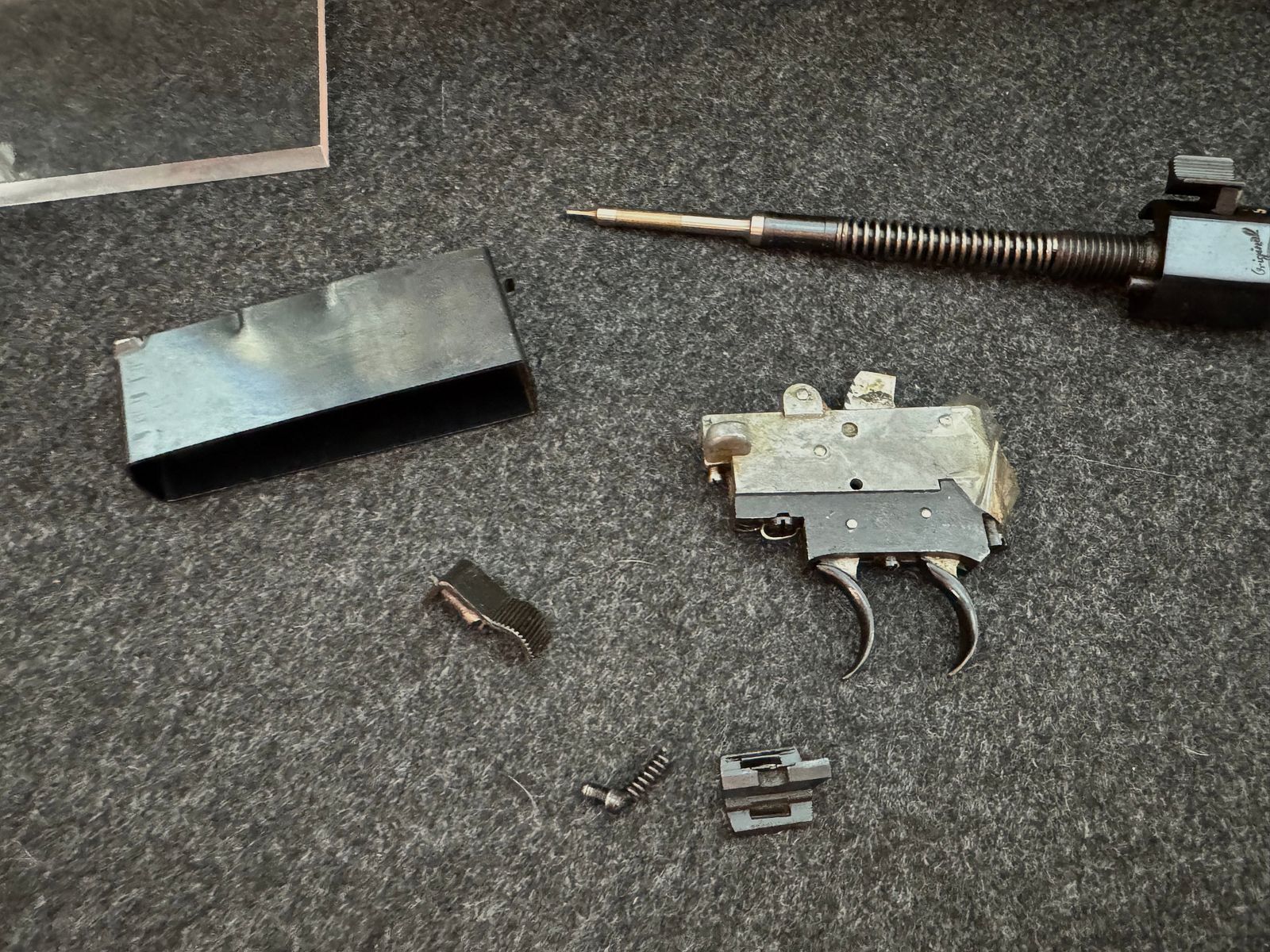 Schaft für Mauser 2000 / Heym SR 10 mit Schloss, Schlagbolzen, Magazinkasten, Kimme und Abzug