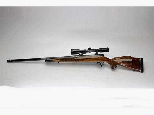 Re. Büchse Weatherby Mark V mit hochwertigem Lackschaft und Mündungsdämpfer .460WeathMag