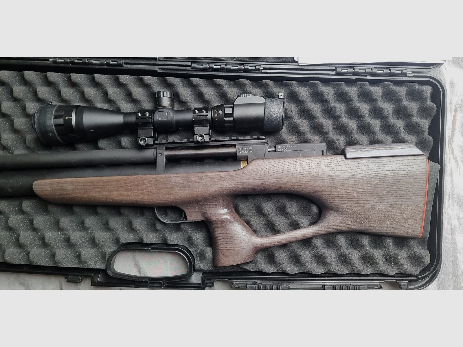 Zbroia Kozak Pressluftgewehr Bullpulp 4,5mm F Version mit 5 Magazinen, Pumpe, Optik 12x , Diabolos usw Frisch aus der Wartung!