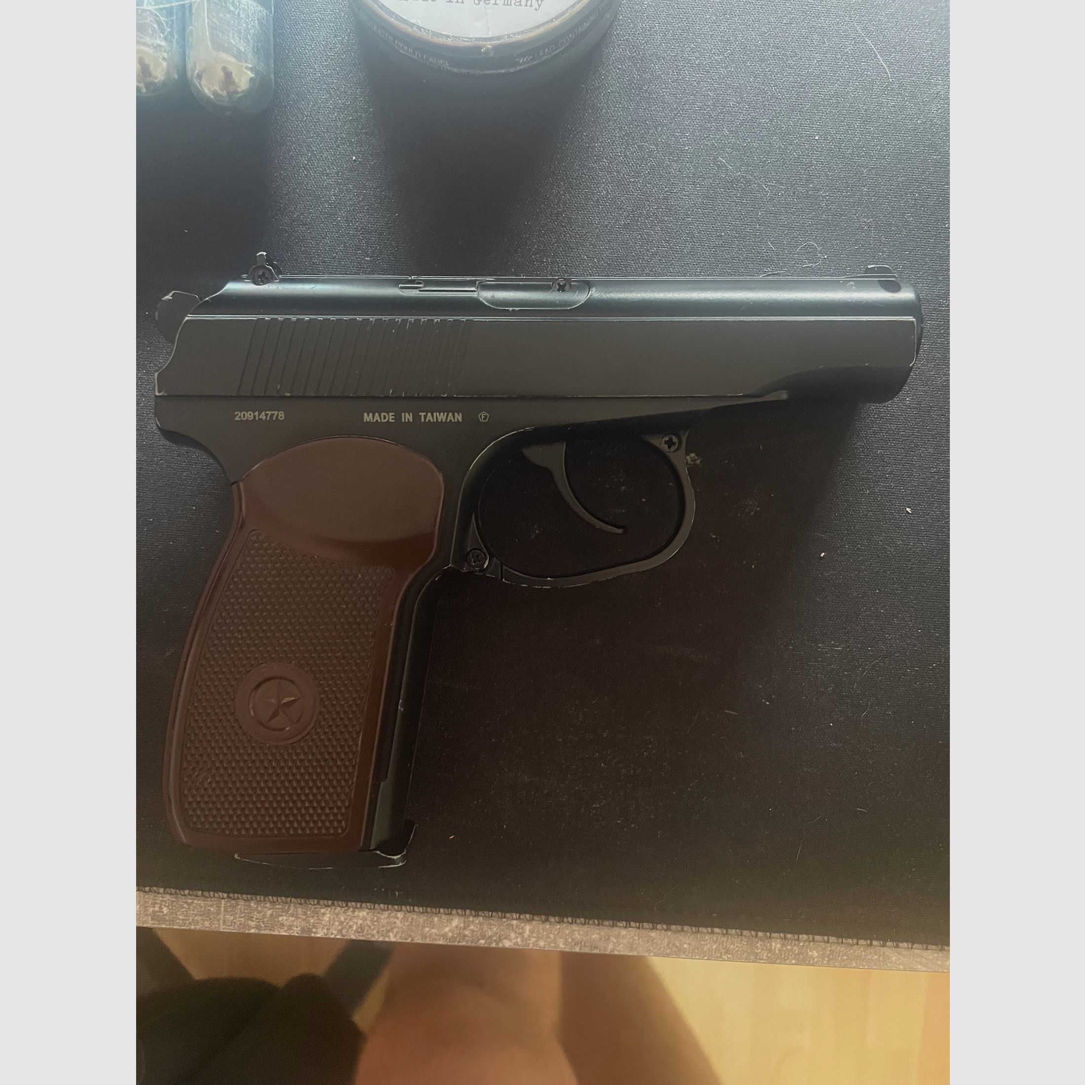CO₂ Luftpistole PM Makarov 4,5 mm BB – mit Zubehör (Set)