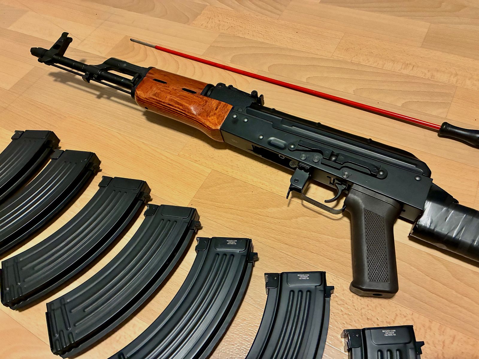 BEGADI AKM GEN-5 SPORT S-AEG Airsoft Softair + 8 Magazine / 11V Akkus, Ladegerät, BBs