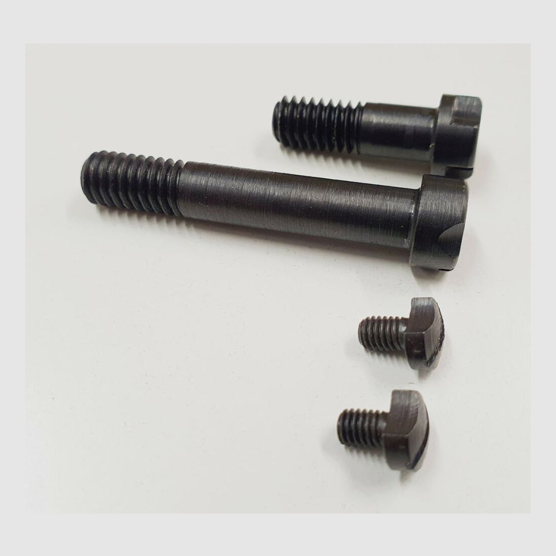 Schwaben Arms GmbH Set di viti Mauser K98 2x vite di sistema / vite di cassa (corta/lunga) 2x vite di sicurezza