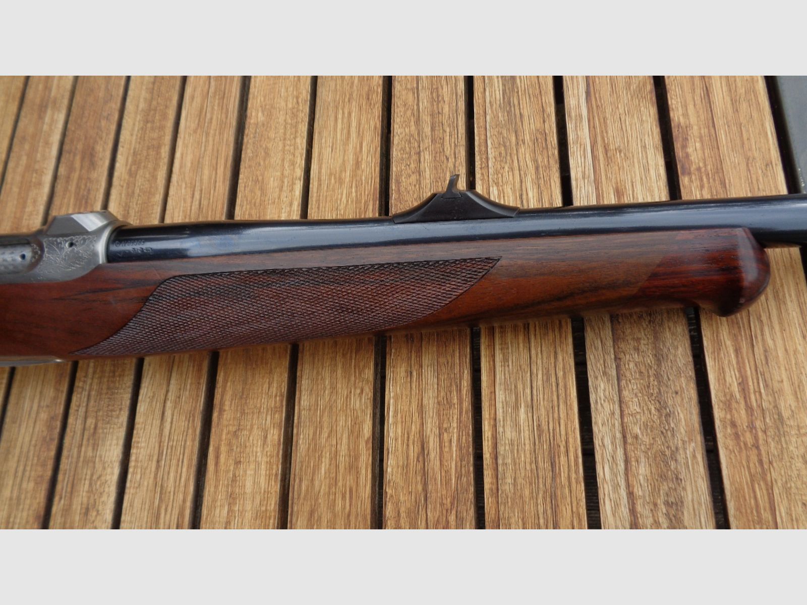 Sauer 202 .375 H&H Europa Luxus E nitriertes Stahlgehäuse Eichenlaub-Gravur ausgesuchtem Nußbaumholz
