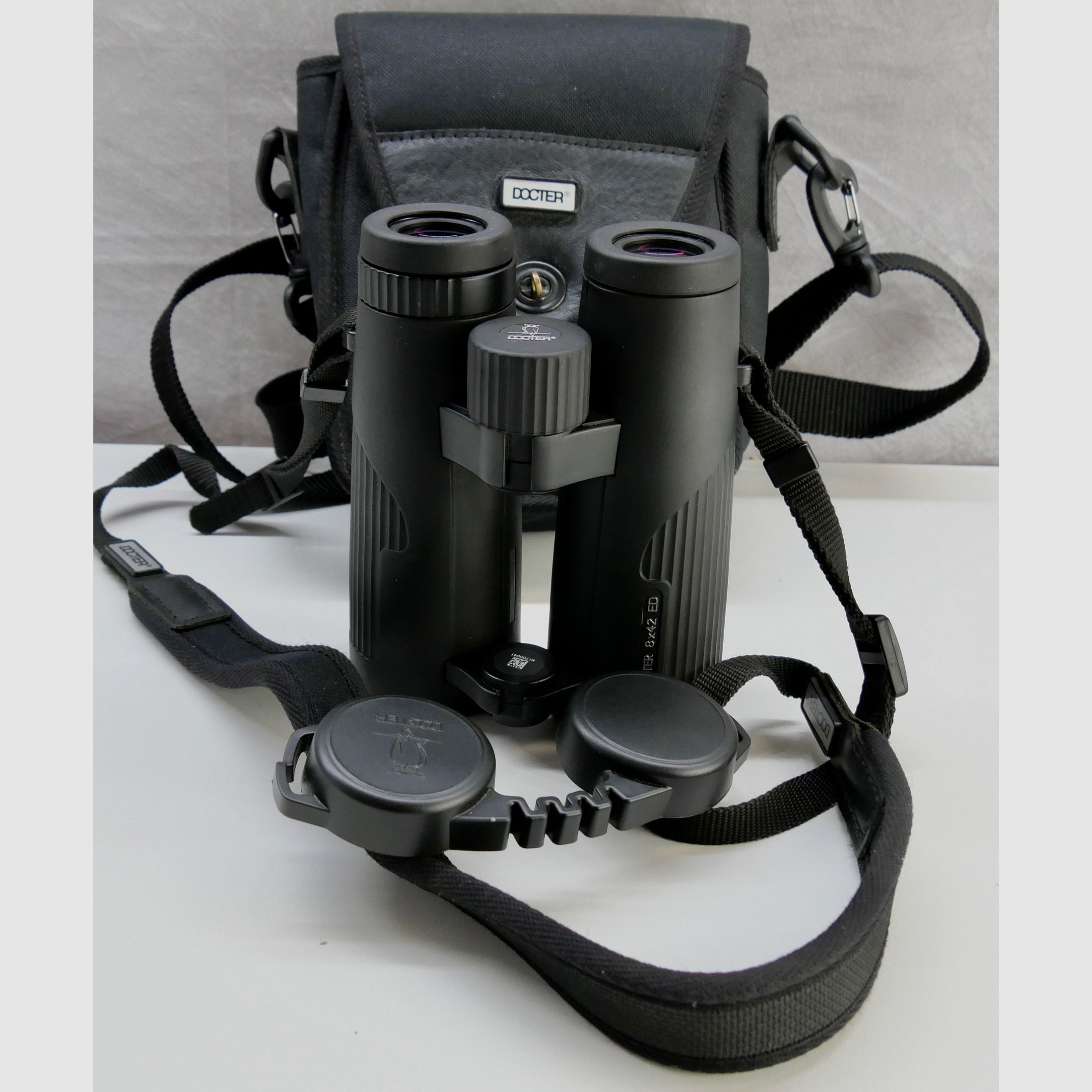 Docter binoculars DOCTER 8x42 ED /H504K