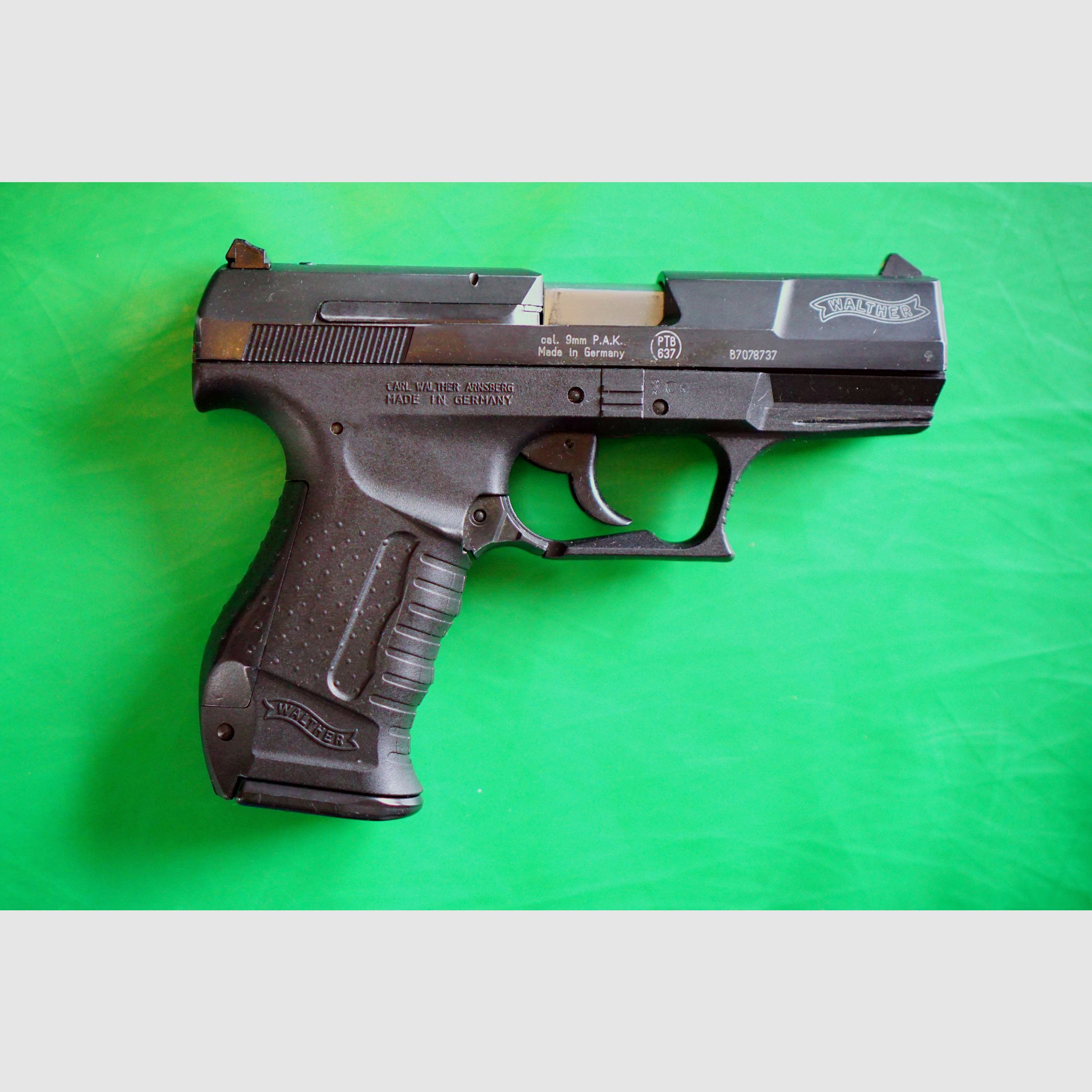 Walther P99 blank firing pistol 9mm P.A.K. (PTB 637) with holster - P 99 with EXTRA deep barrel block