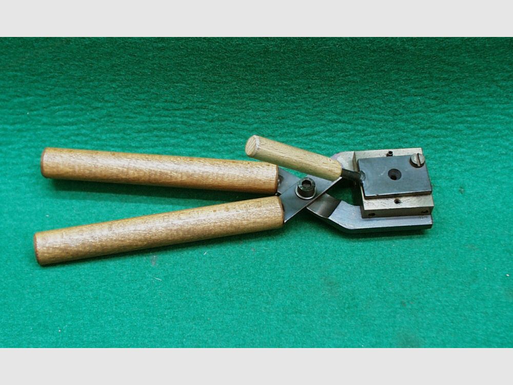 D. Sturm Gießkokille mit Griffzange .38, gebraucht