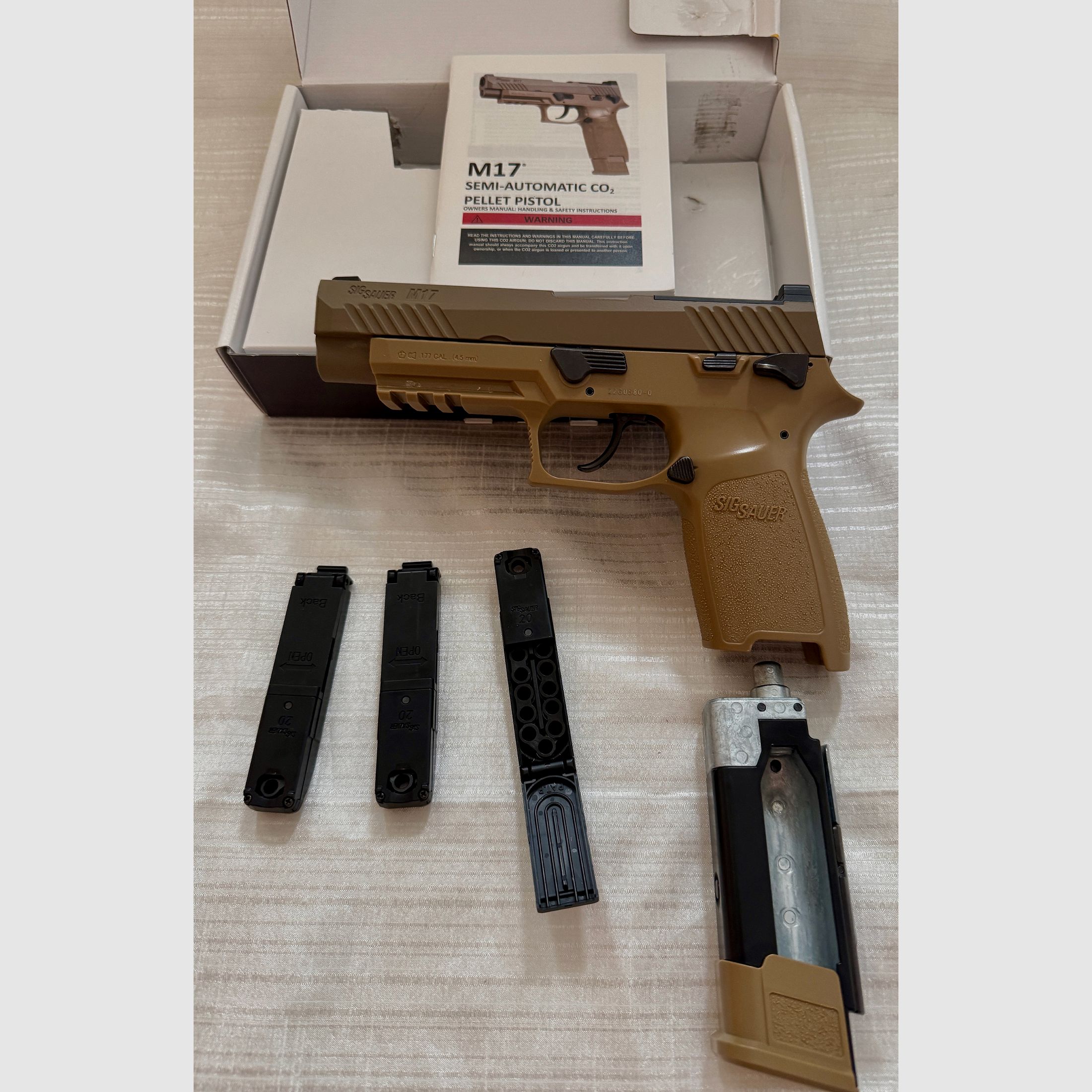 Sig Sauer P320-M17 CO2 Luftpistole Kal. 4,5 mm Diabolo FDE