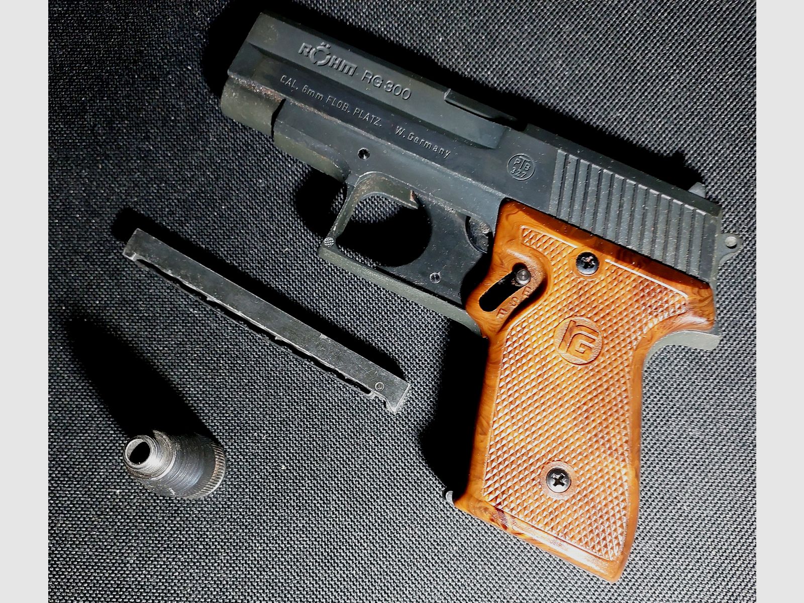 Röhm RG300 (RG 300) schreckschusspistool kal. 6mm Flobert (PTB 327)