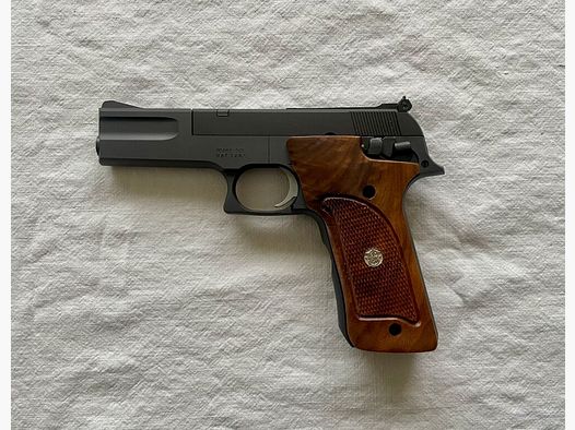 Smith & Wesson