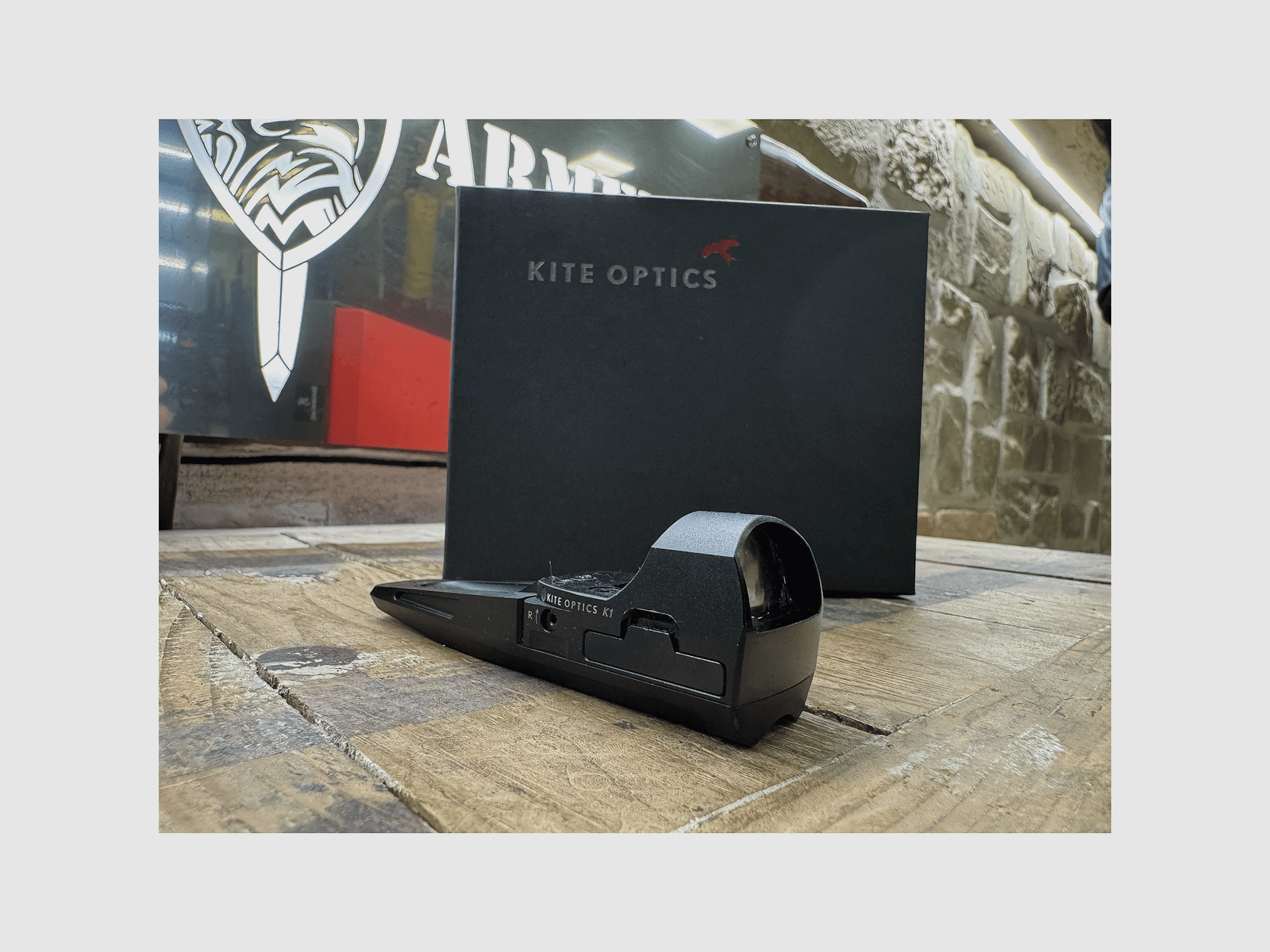 USED – RED DOT – KITE OPTICS – K1 BRG MOUNT BL 2MOA, image 3 of 4