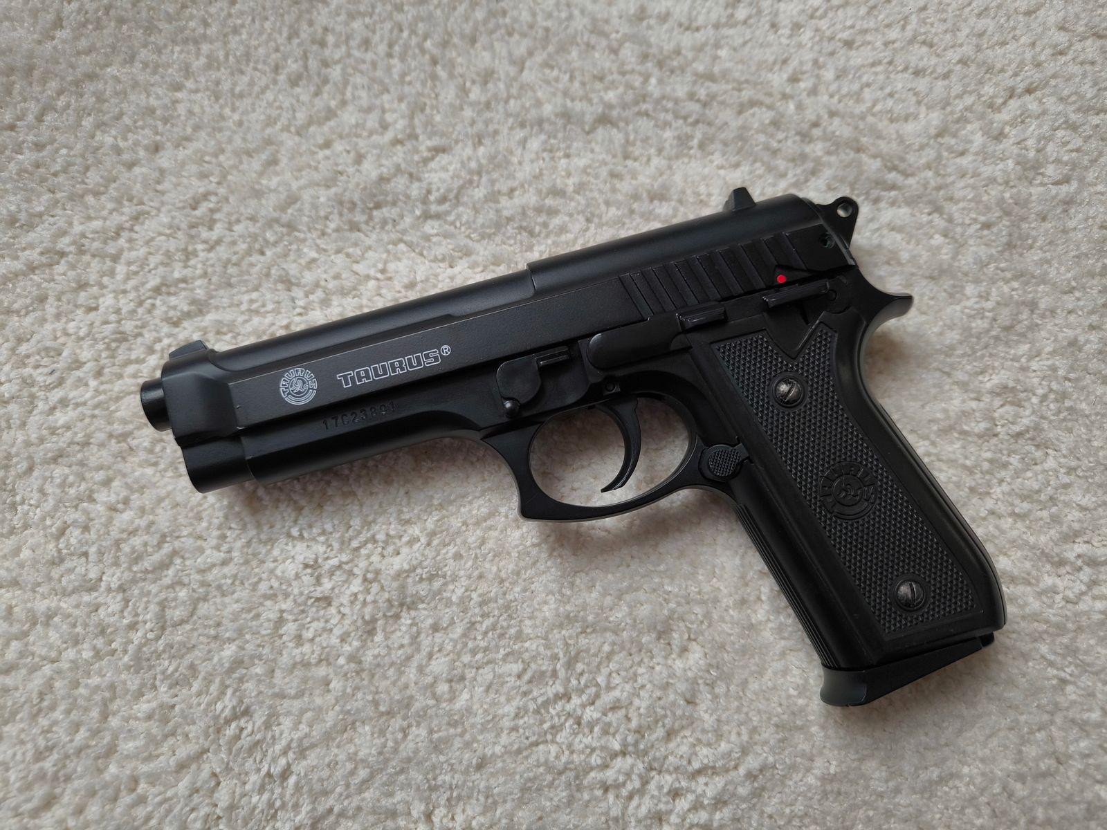 Taurus PT92 AF // 0,5Joule Softair