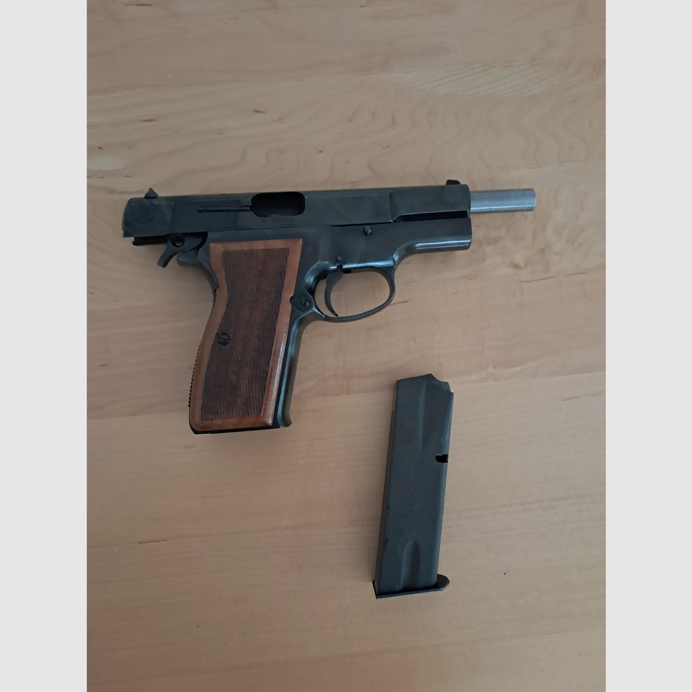 FEG  DA 90 (Baugleich mit Mauser 90 DA) 9mm Para (Luger)