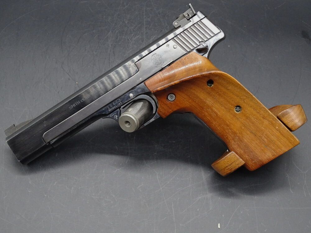 Smith & Wesson Mod 41 caliber .22lr 41