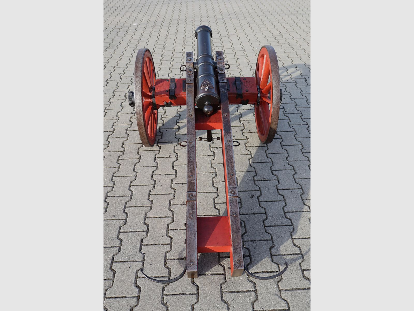Muzzleloader cannon with proof for reenactment of the 30 Years' War with accessories
