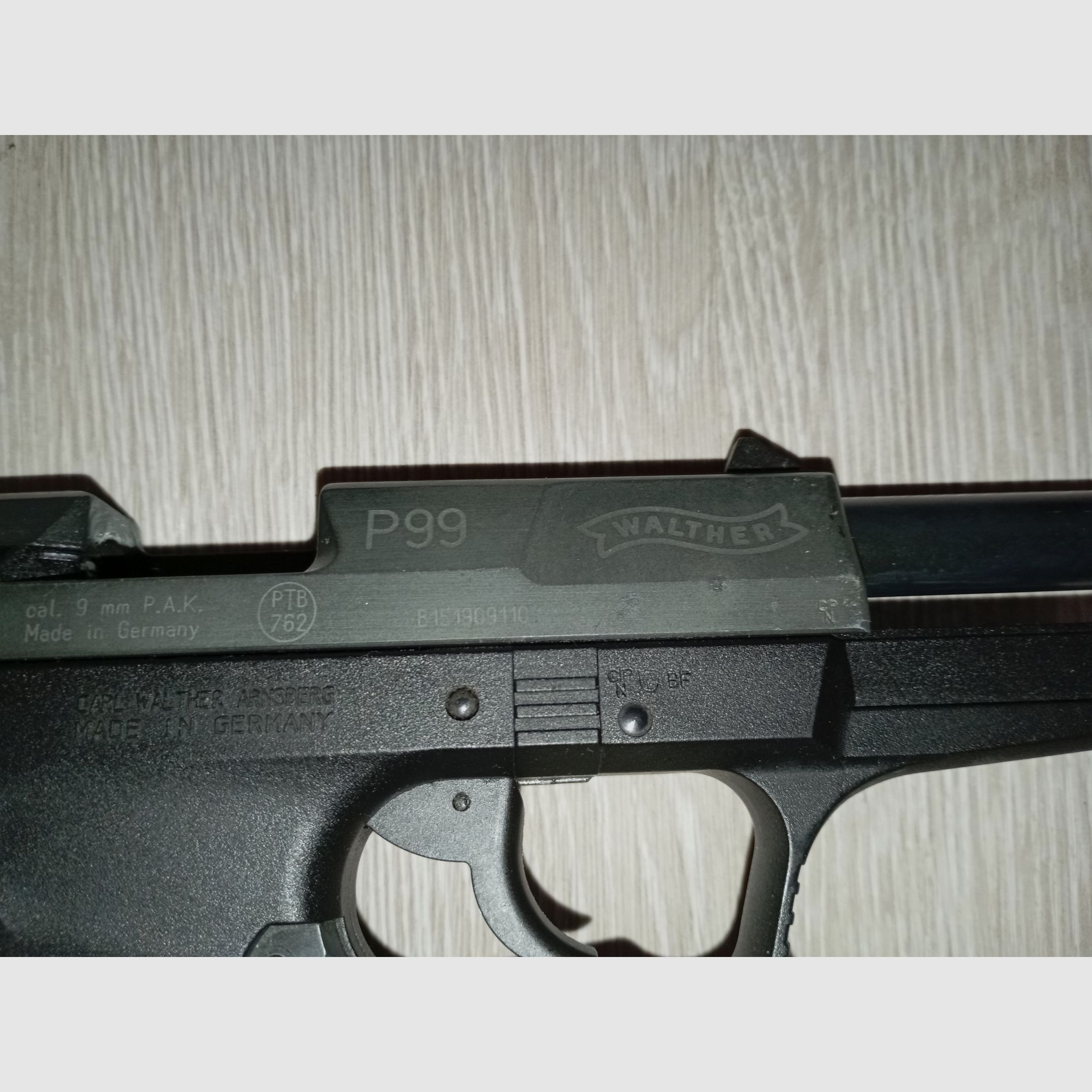 Walther P99 Schreckschusspistole inklusive Holster