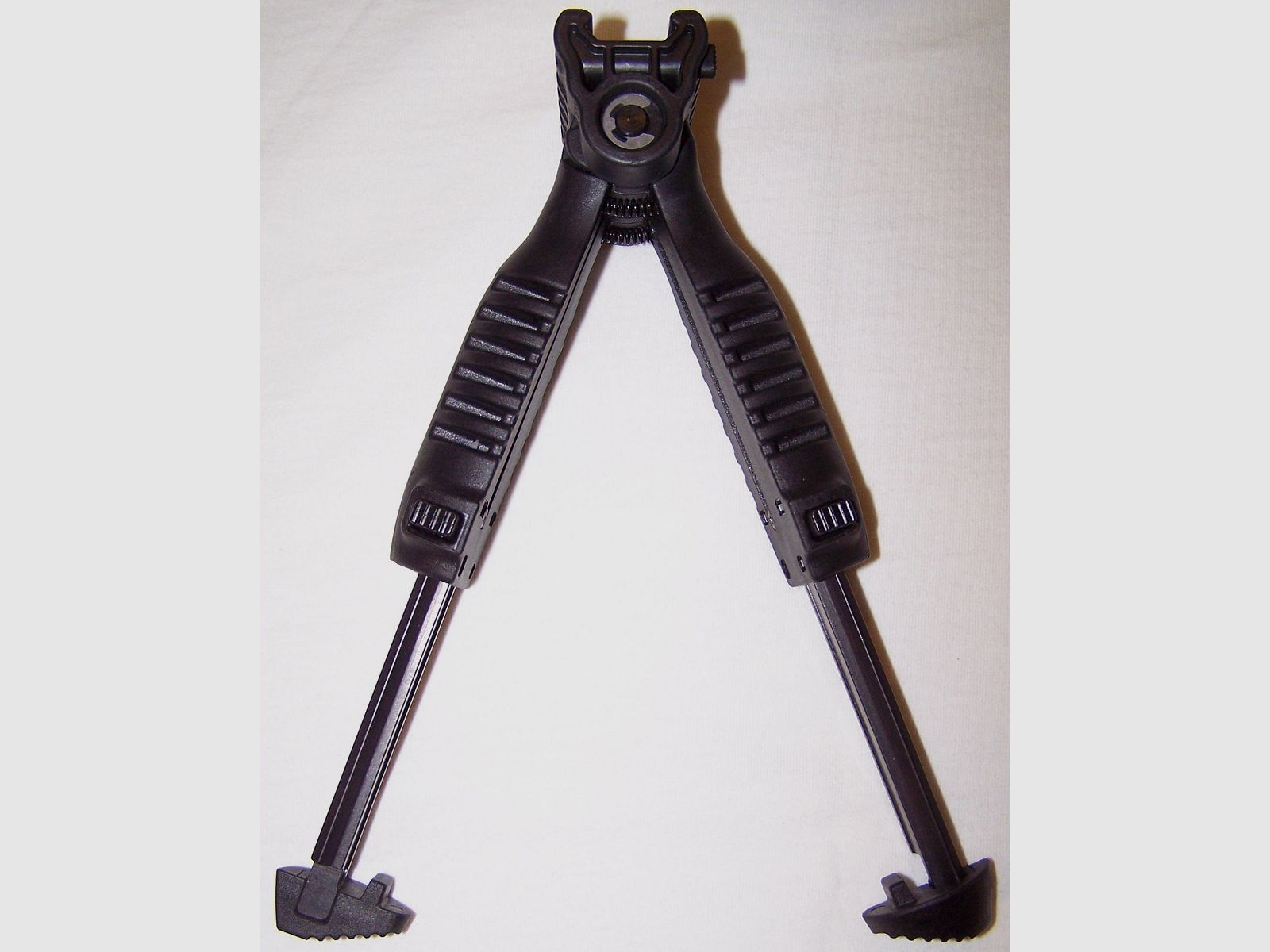 Grip Bipod Fab Defense met verstelbare poten, voor bevestiging op Picatinny rail, zwart, afbeelding 2 van 2