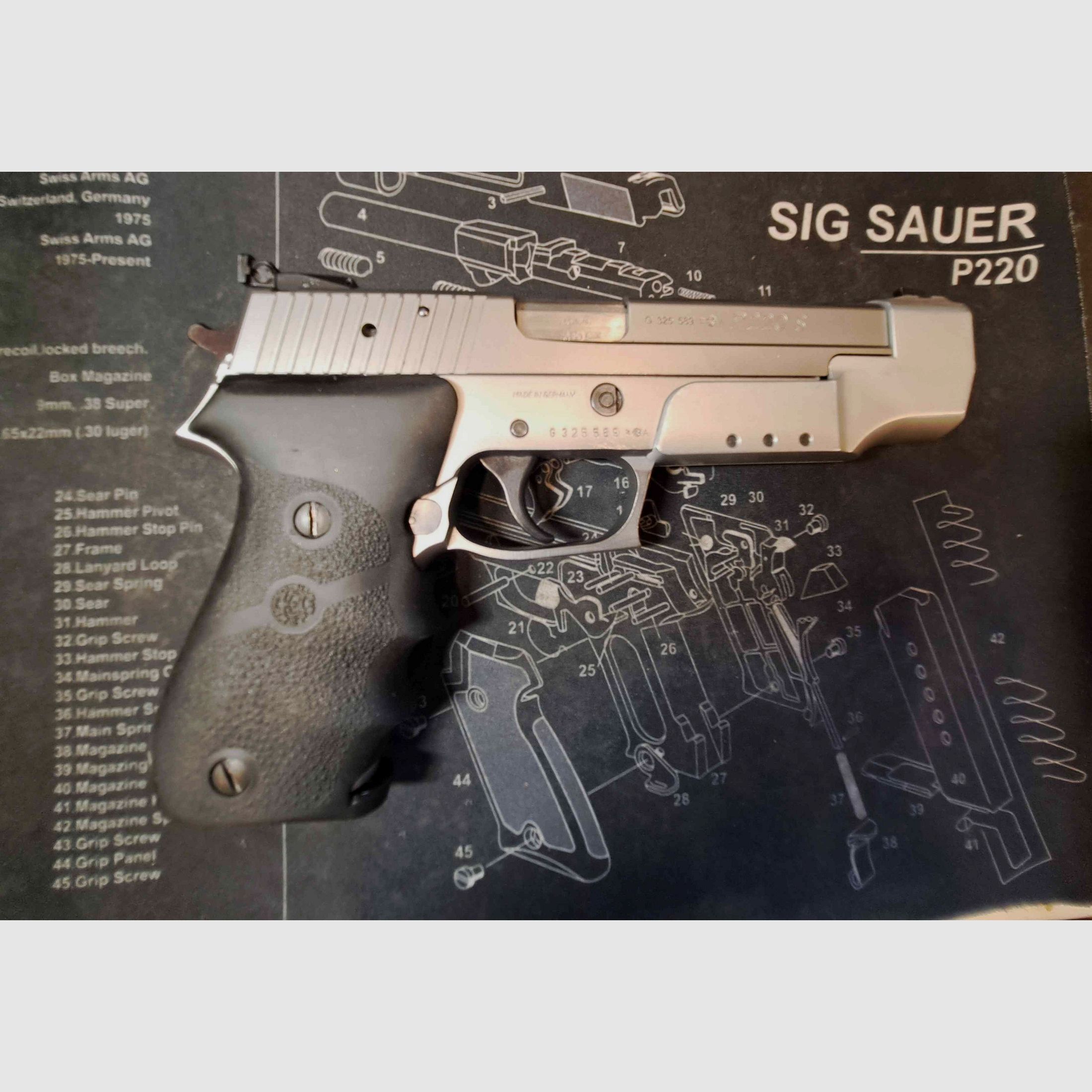 Sig Sauer P220 Sport, immagine 3 di 6