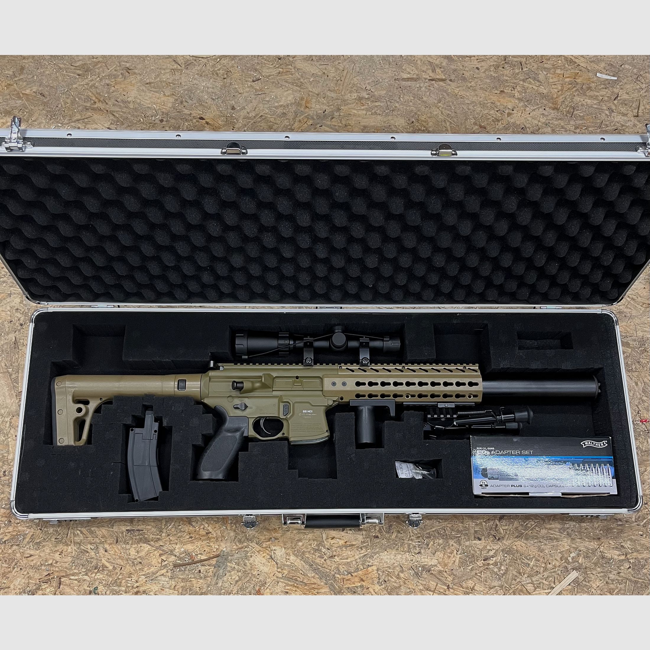 SIG SAUER MCX Gen 1 + 1-4x24WR Absehen, Frontgriff +Set 