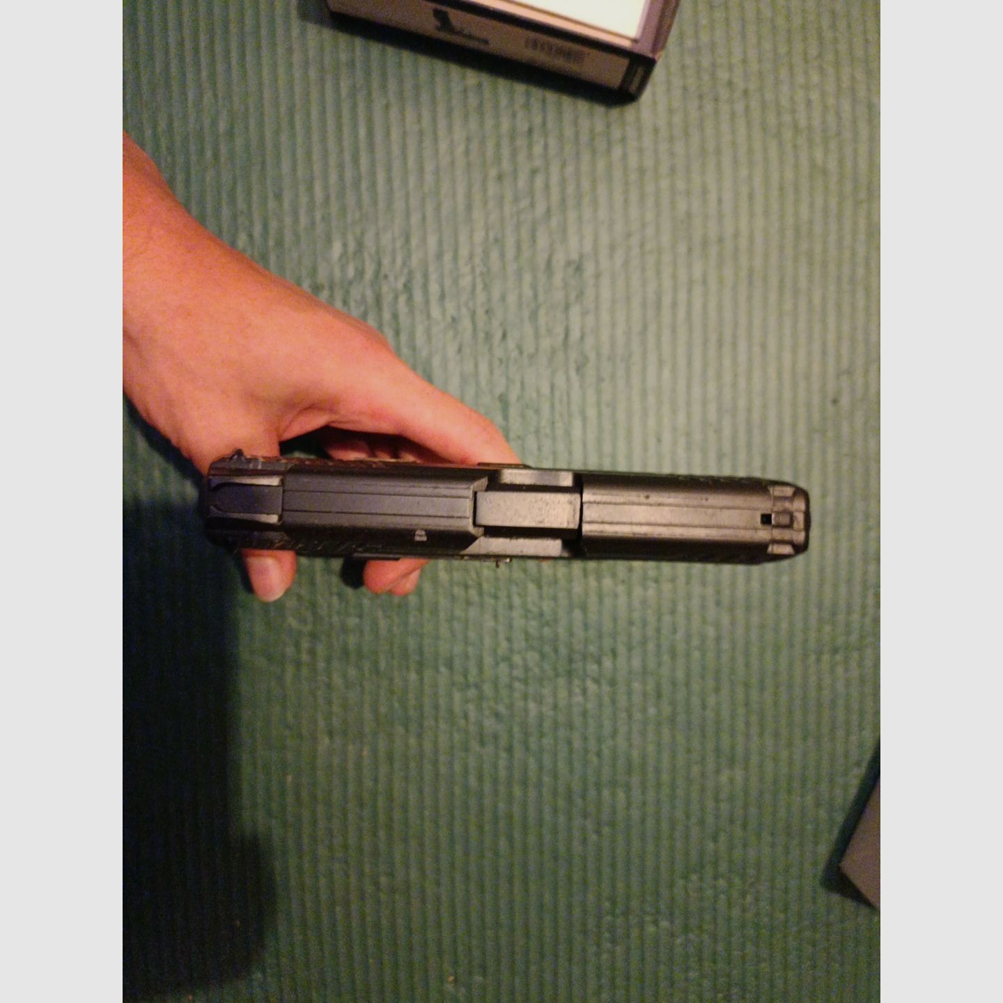 Heckler und Koch VP9 Umarek metall 6mm Softair 0,5 J. Authentic replica