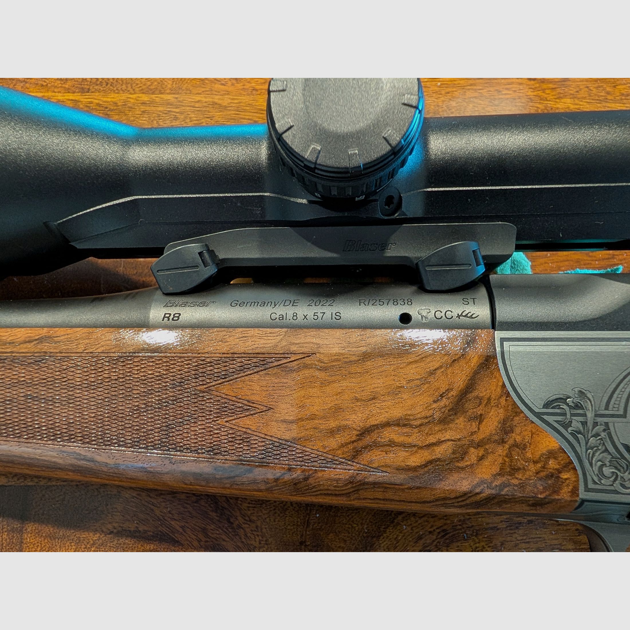 Blaser R8 8x57IS z 52cm lufcie