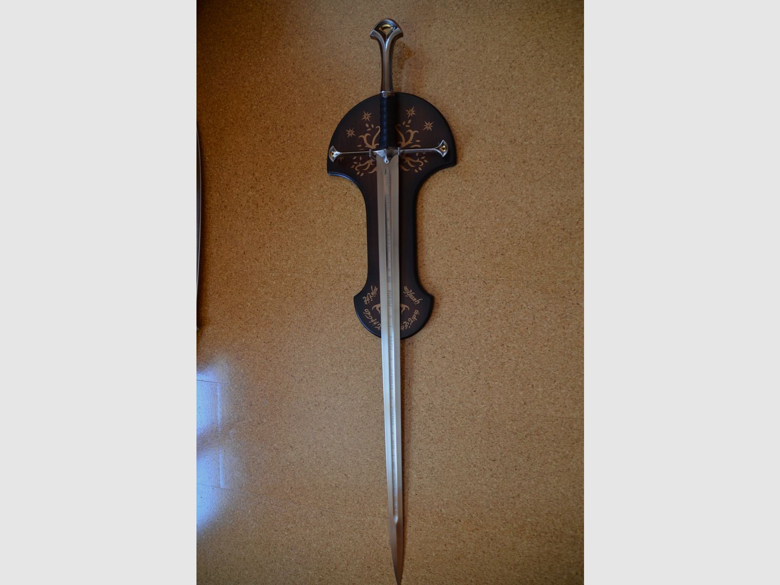 Anduril The Lord of the Rings Aragorn's Sword United Cutlery